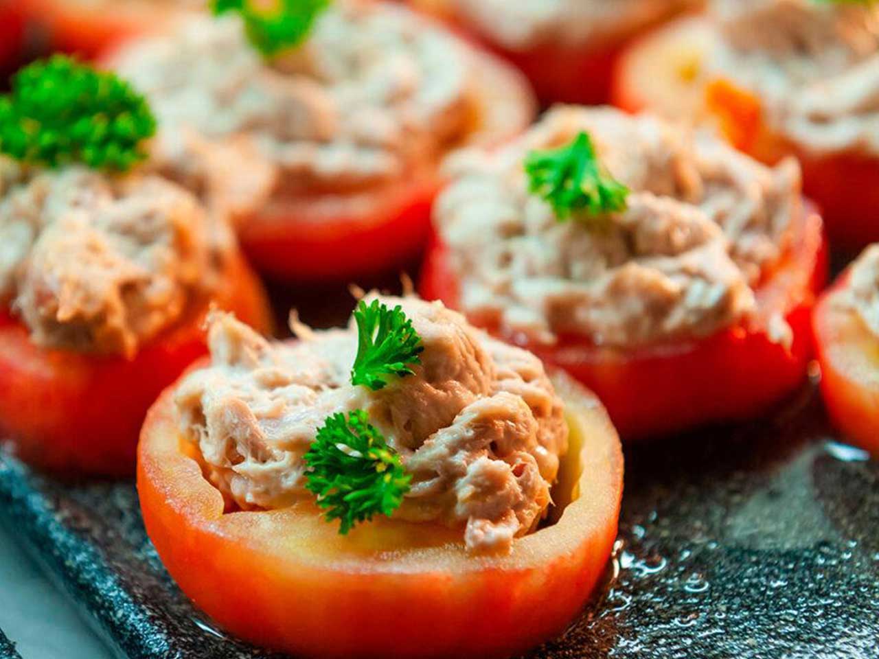 Tomate Recheado com Atum-Mallmann